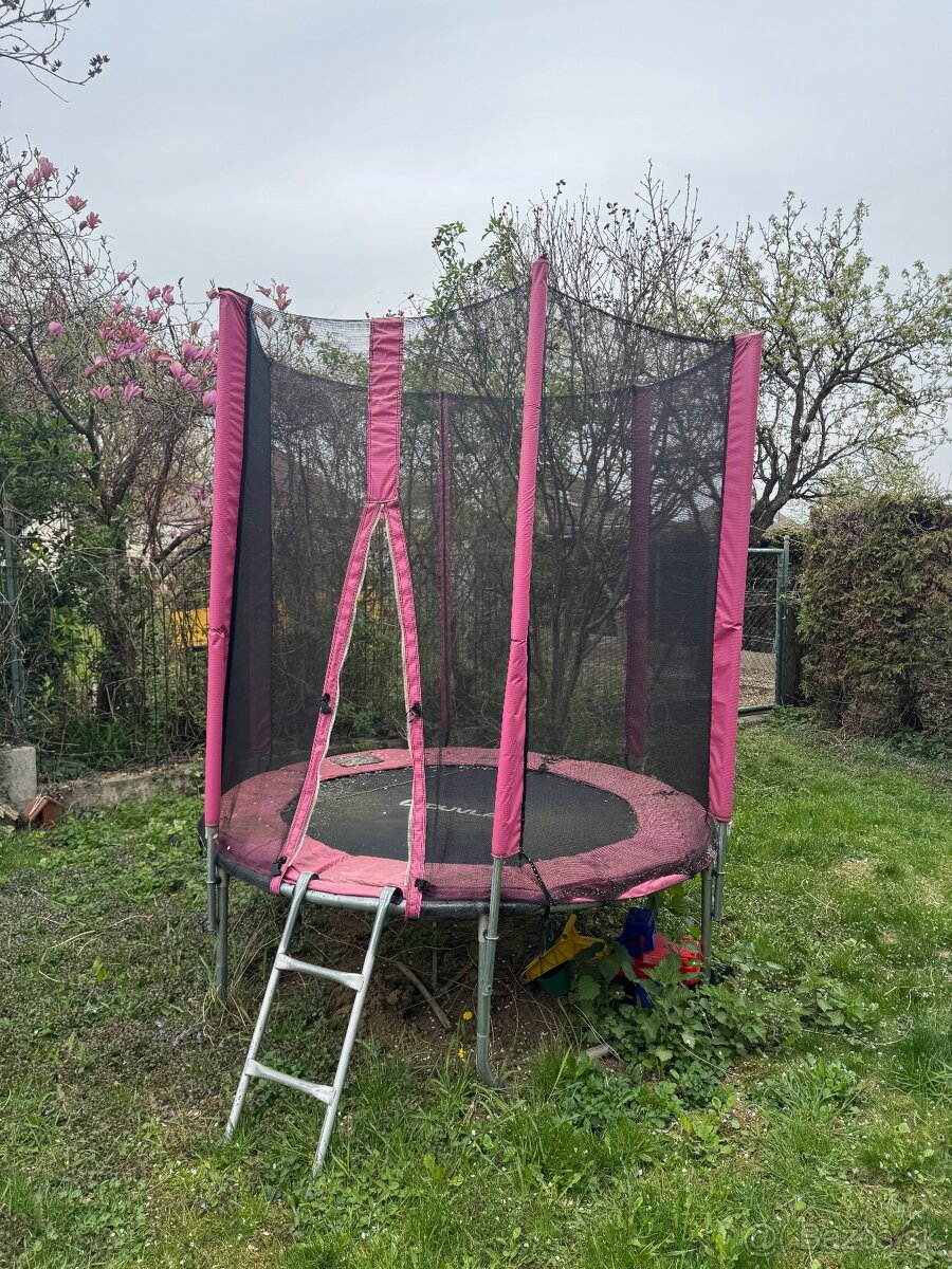 darujem trampolínu