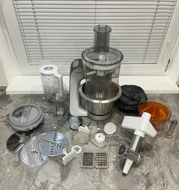 Kuchynský robot Bosch MUM 58364 1000W