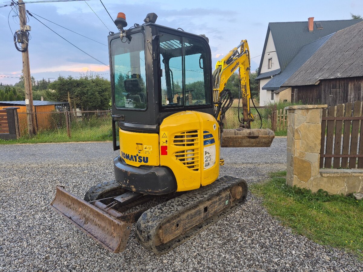 Komatsu pc 26 rok vyroby 2016