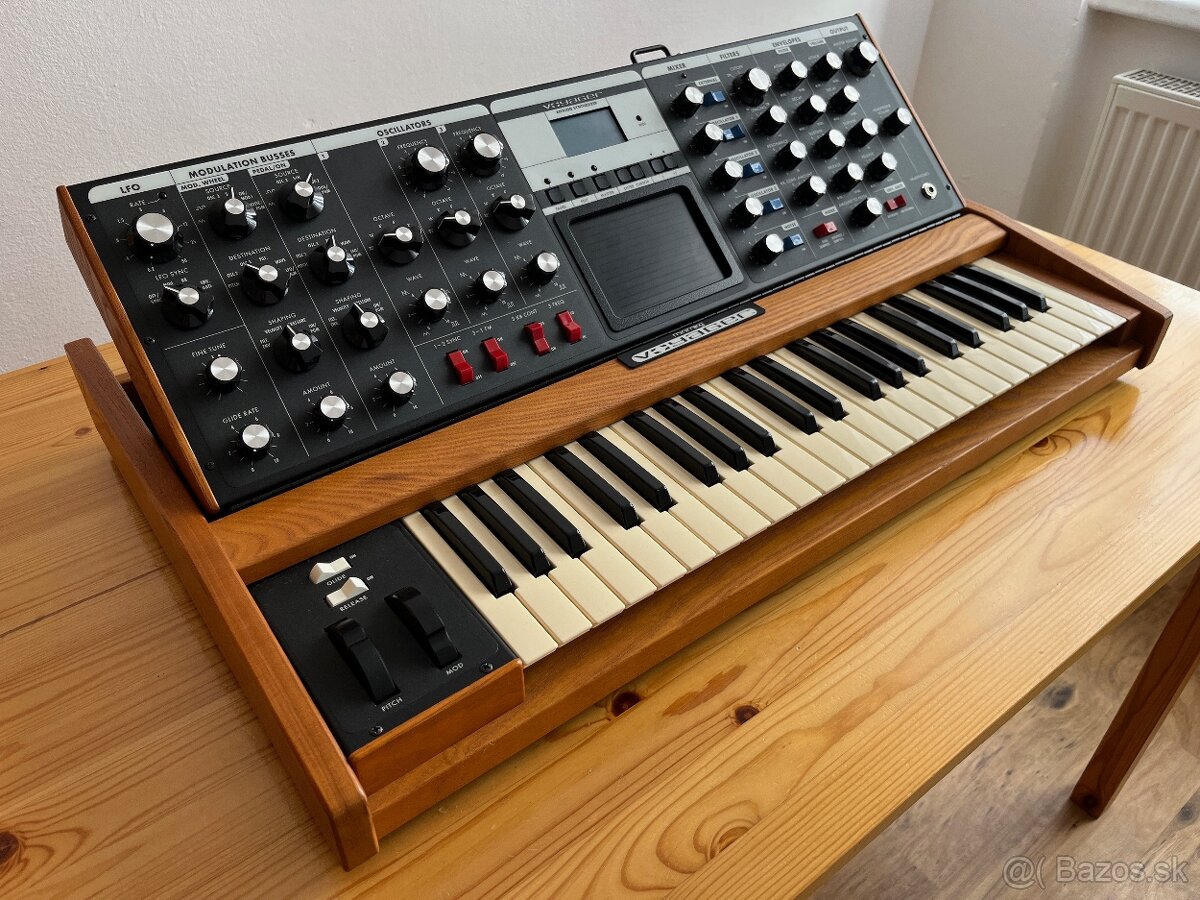 Moog Minimoog Voyager (2002)