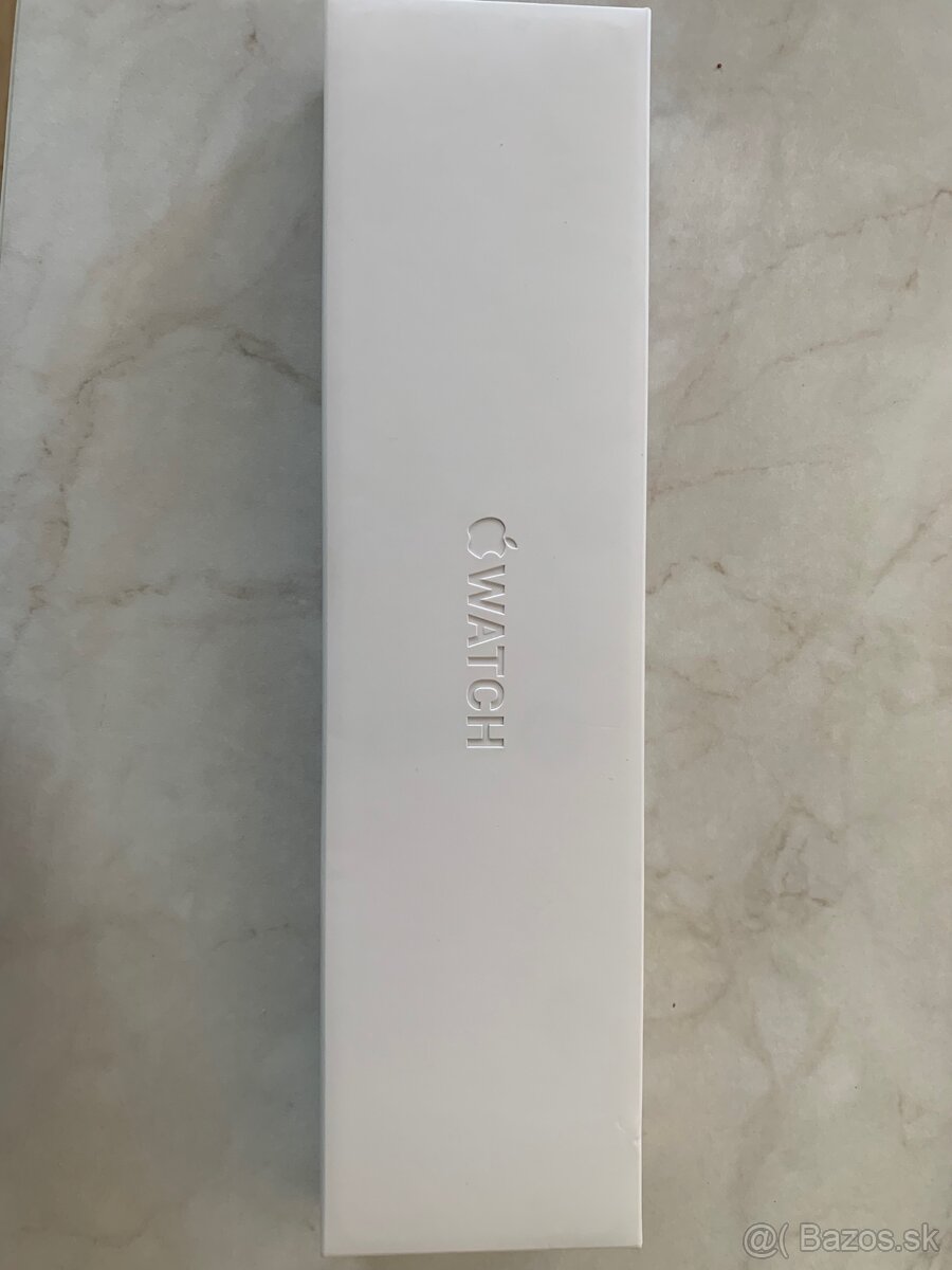 Apple Watch 8 series 45mm gold