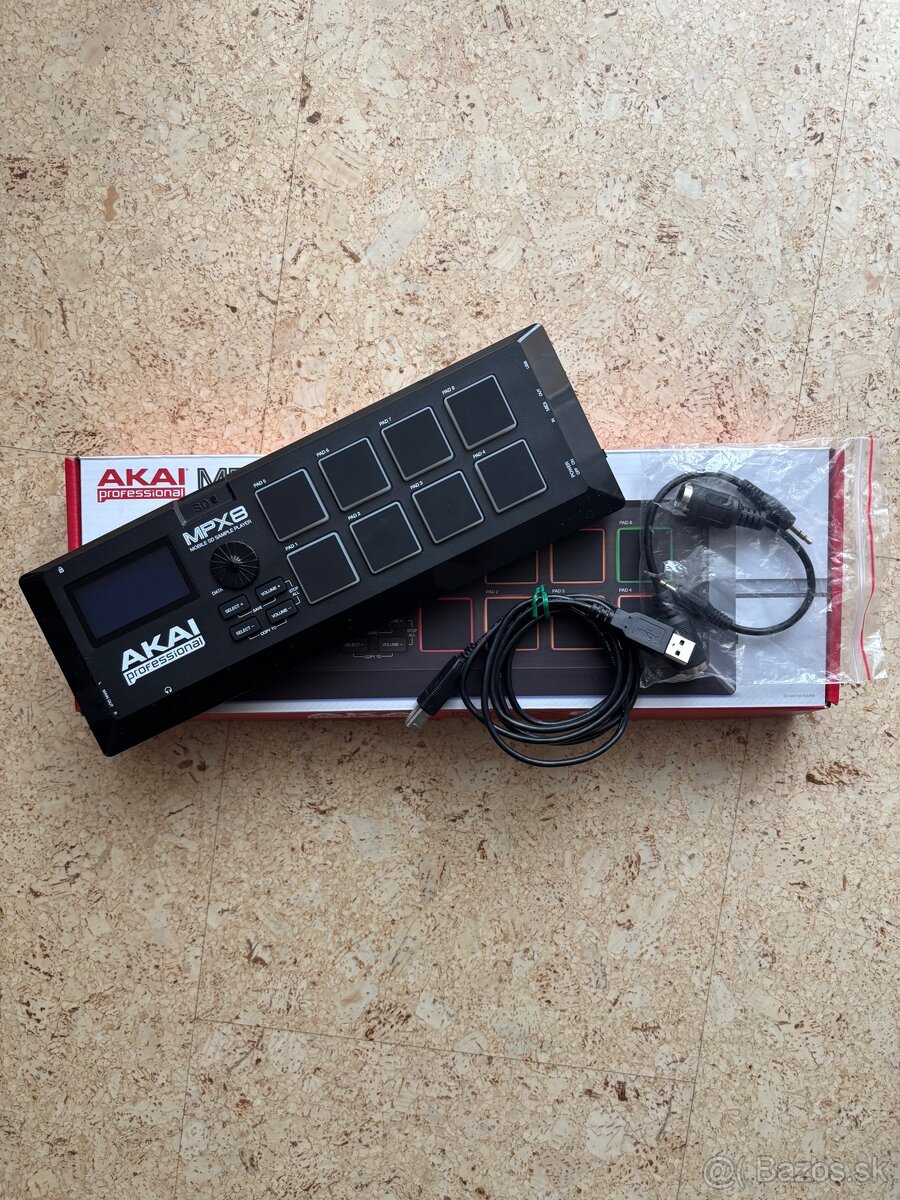 Akai MPX8