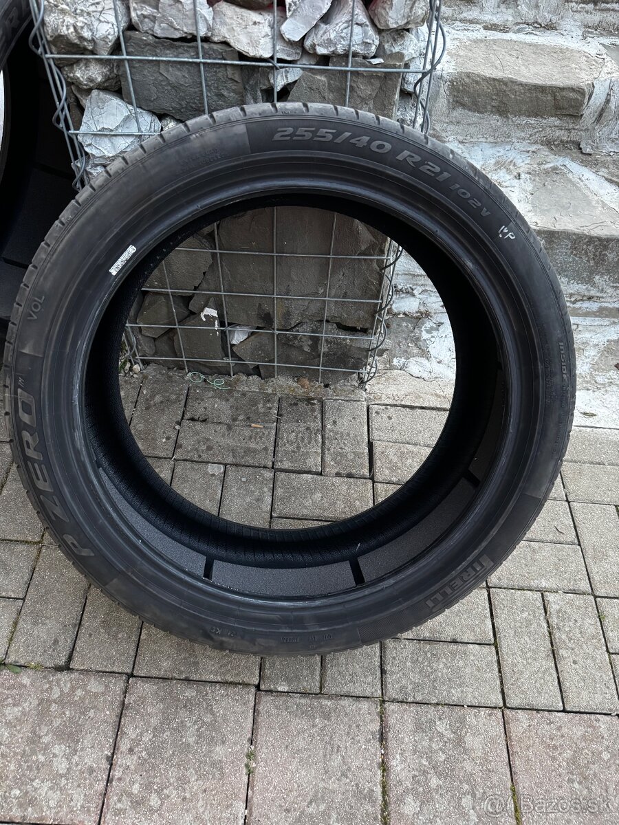 Pireli p zero 255/40 r21 Letné pneumatiky