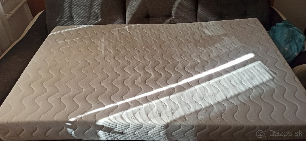 Predám matrac Goltex hrúbky 20cm... 120x200 cm