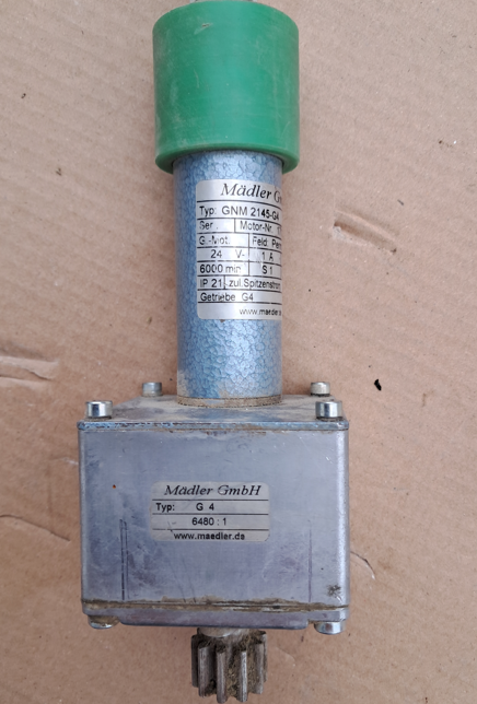 Predám jednosmerný motor s prevodovkou ...24V...12W...1ot/ m