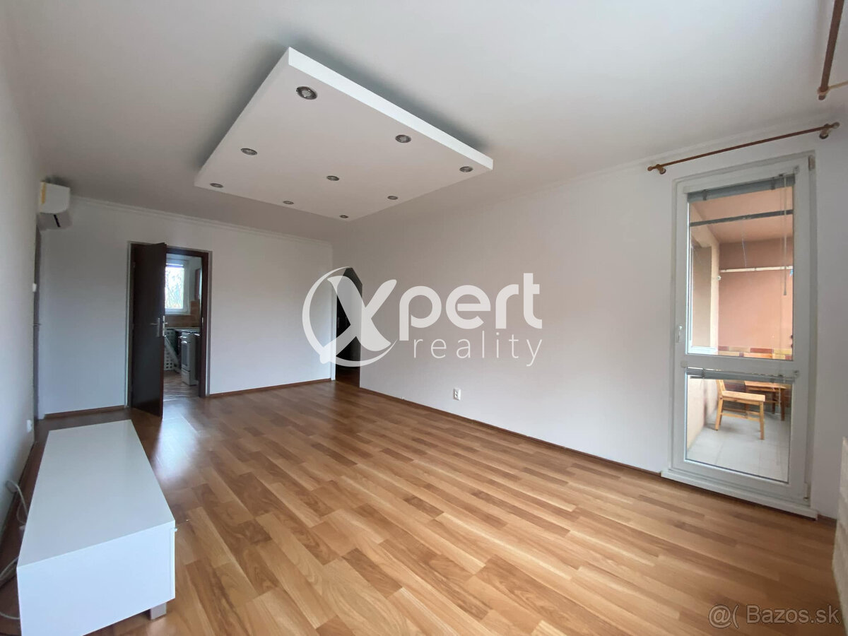 Na prenájom 3 izbový byt s balkónom v centre mesta Dunajsk