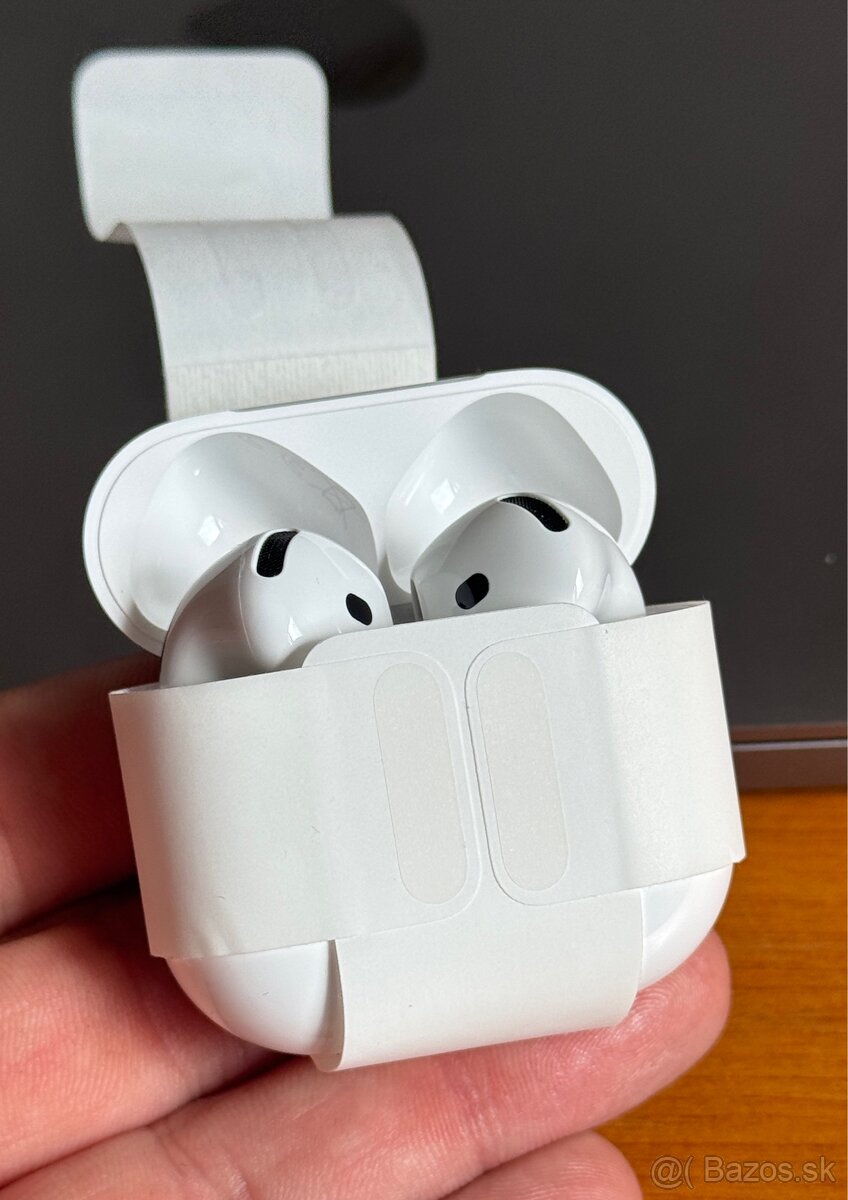 Apple AirPods 4 USB C - nové, rok záruka