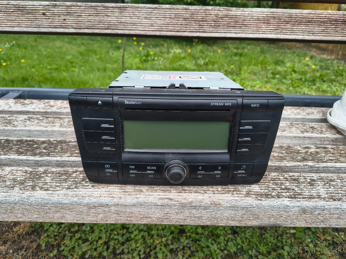 Octavia 2 radio