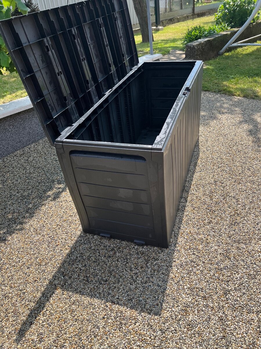 BOX