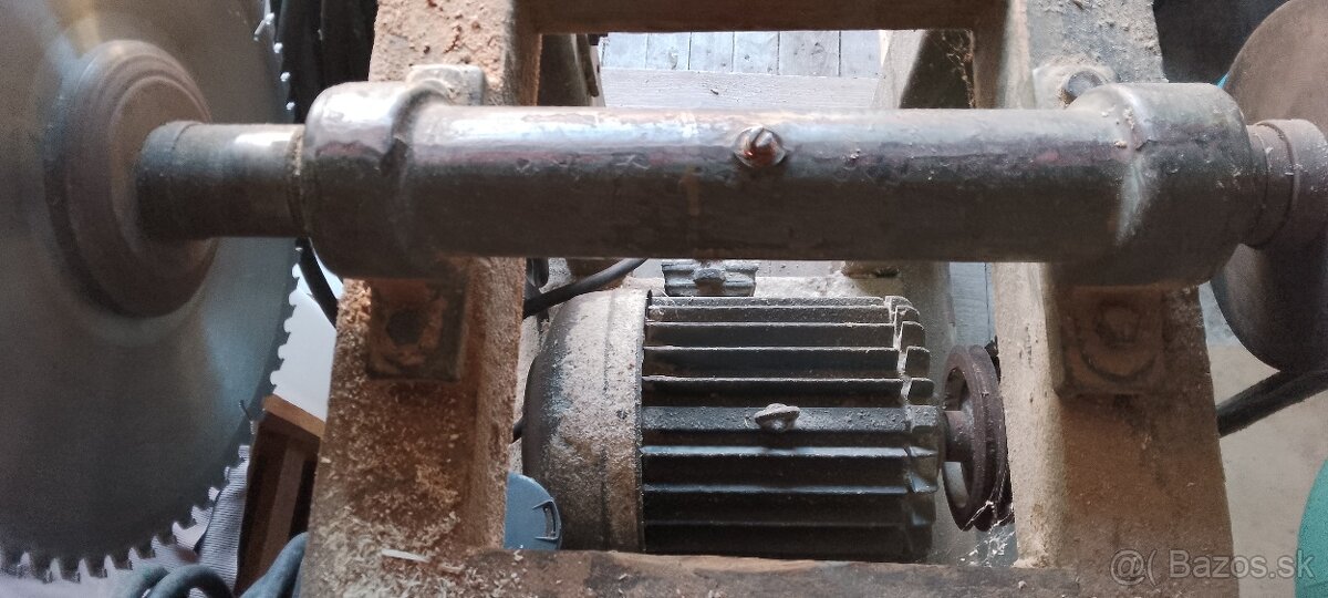 Elektro motor 4,4 kW, oska na cirkulár