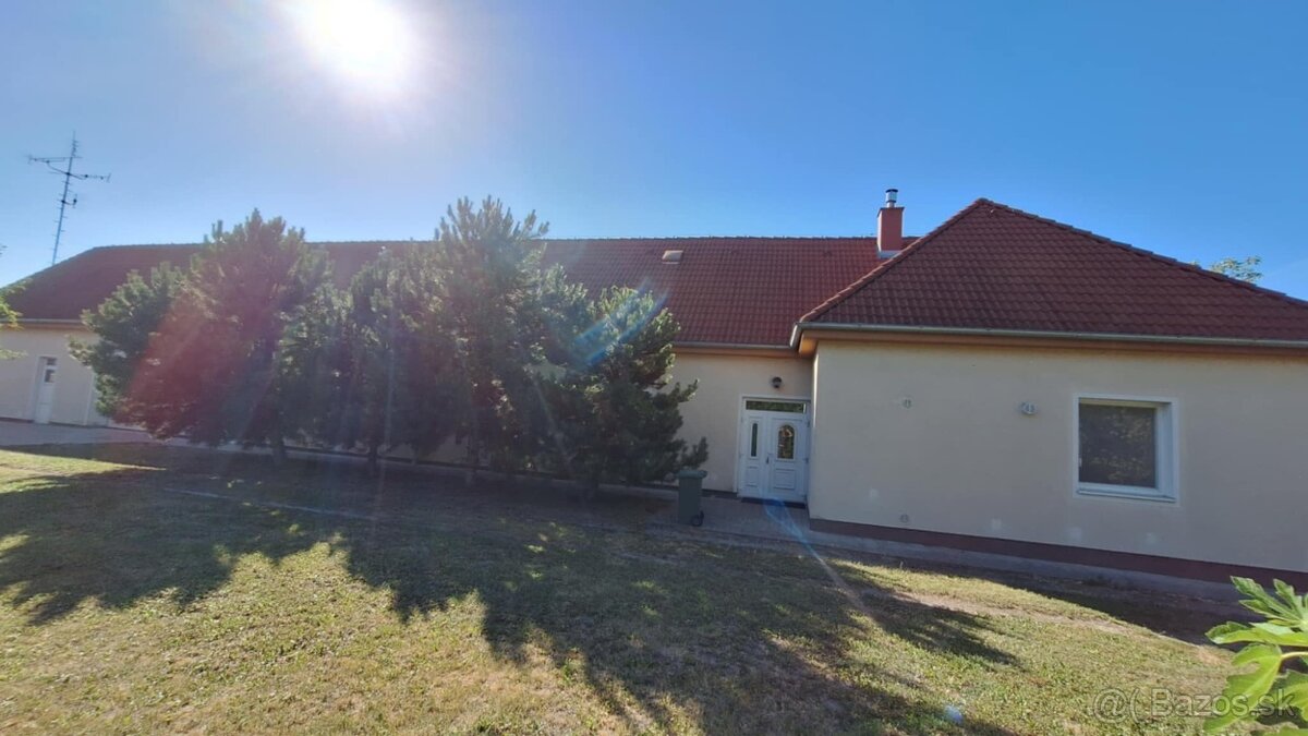 EXKLUZÍVNY PREDAJ-prerobený 4 izb.RD s vedľajším domom v KN