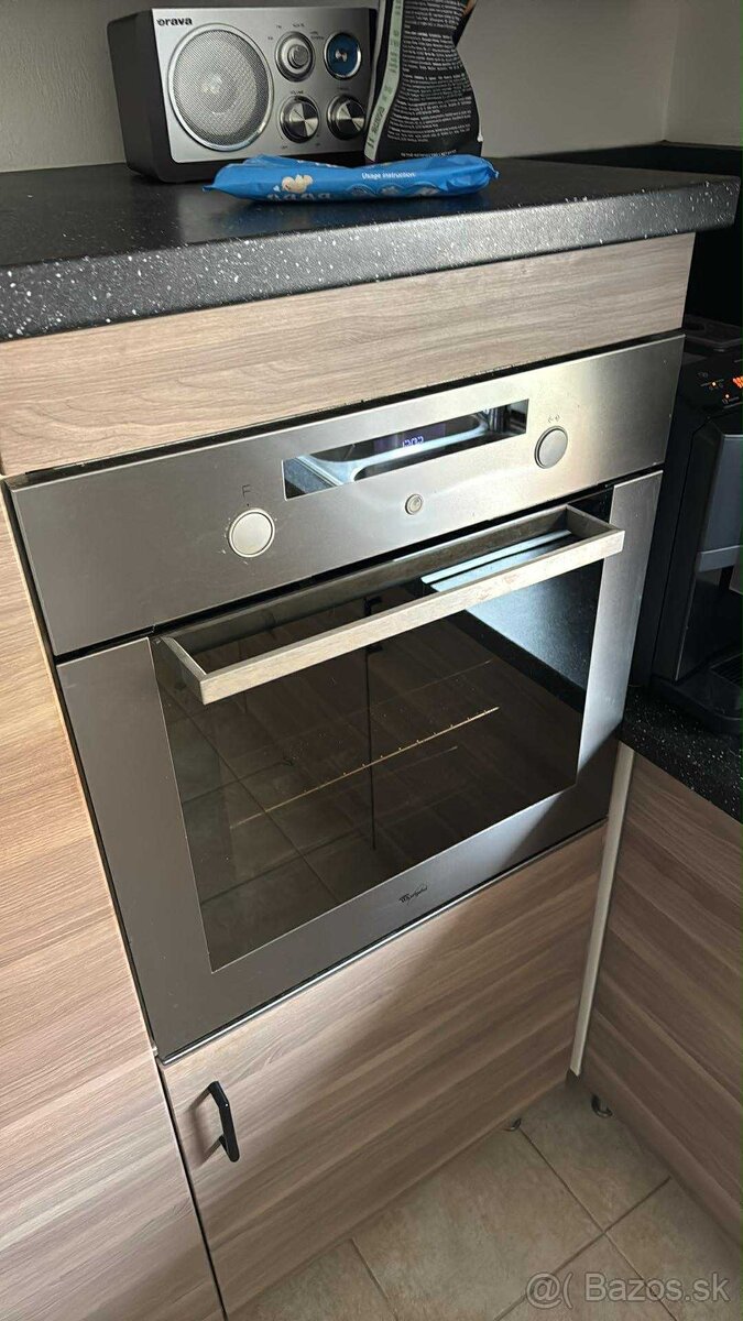 kuchynská linka IKEA v cene chladnička,rúra,digestor,mikr…