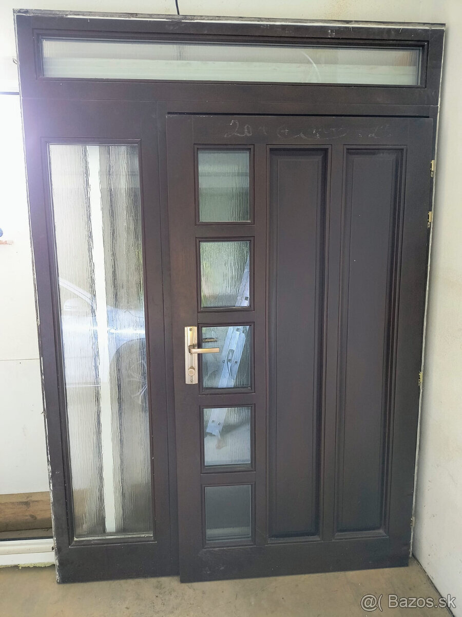 Drevené vchodové dvere_demontované
