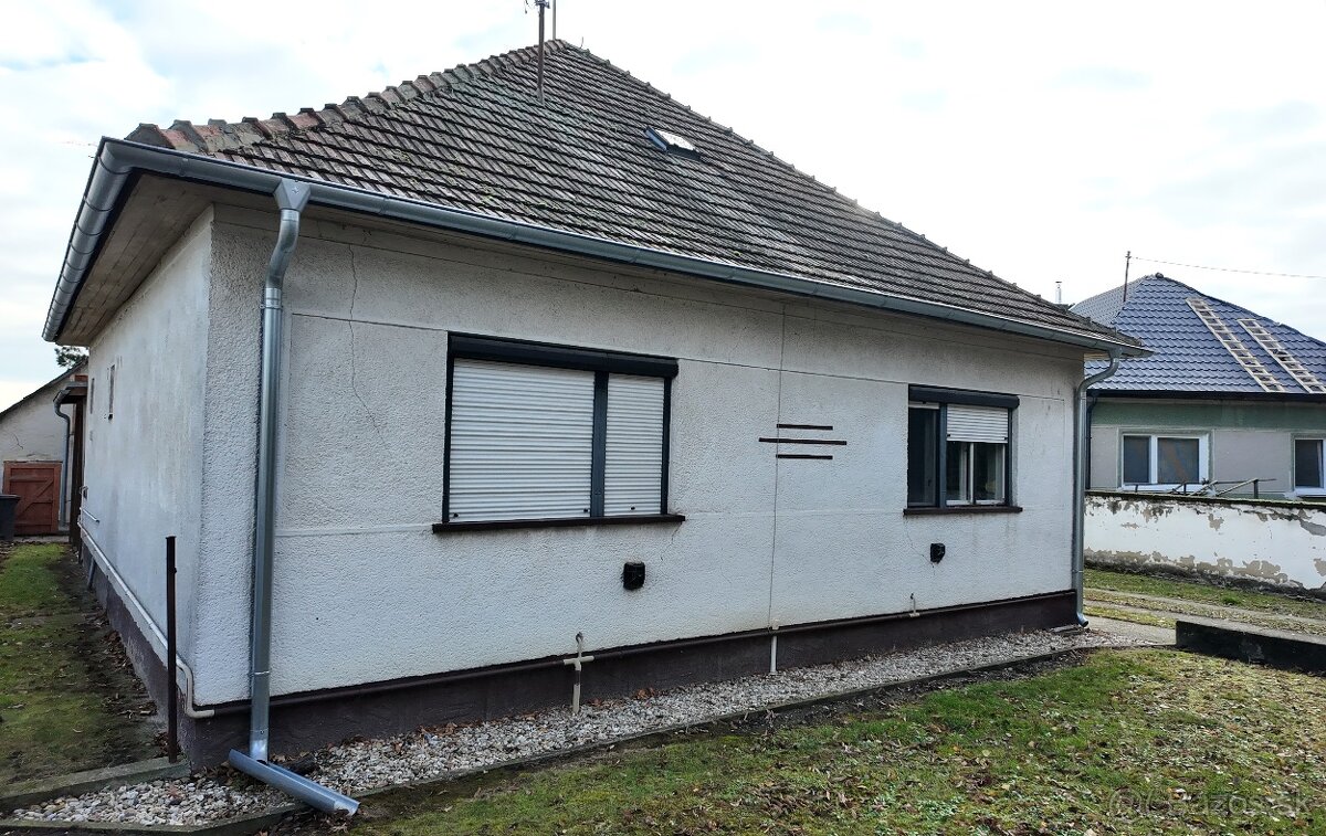 Rodinný dom s možnosťou prerábania v Bake