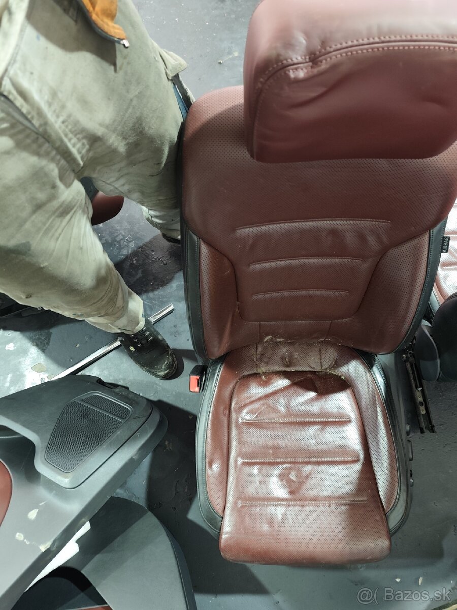 Predám komplet interiér vw Touareg 7p