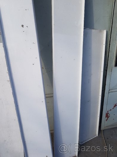 Okenné parapety hlinik.