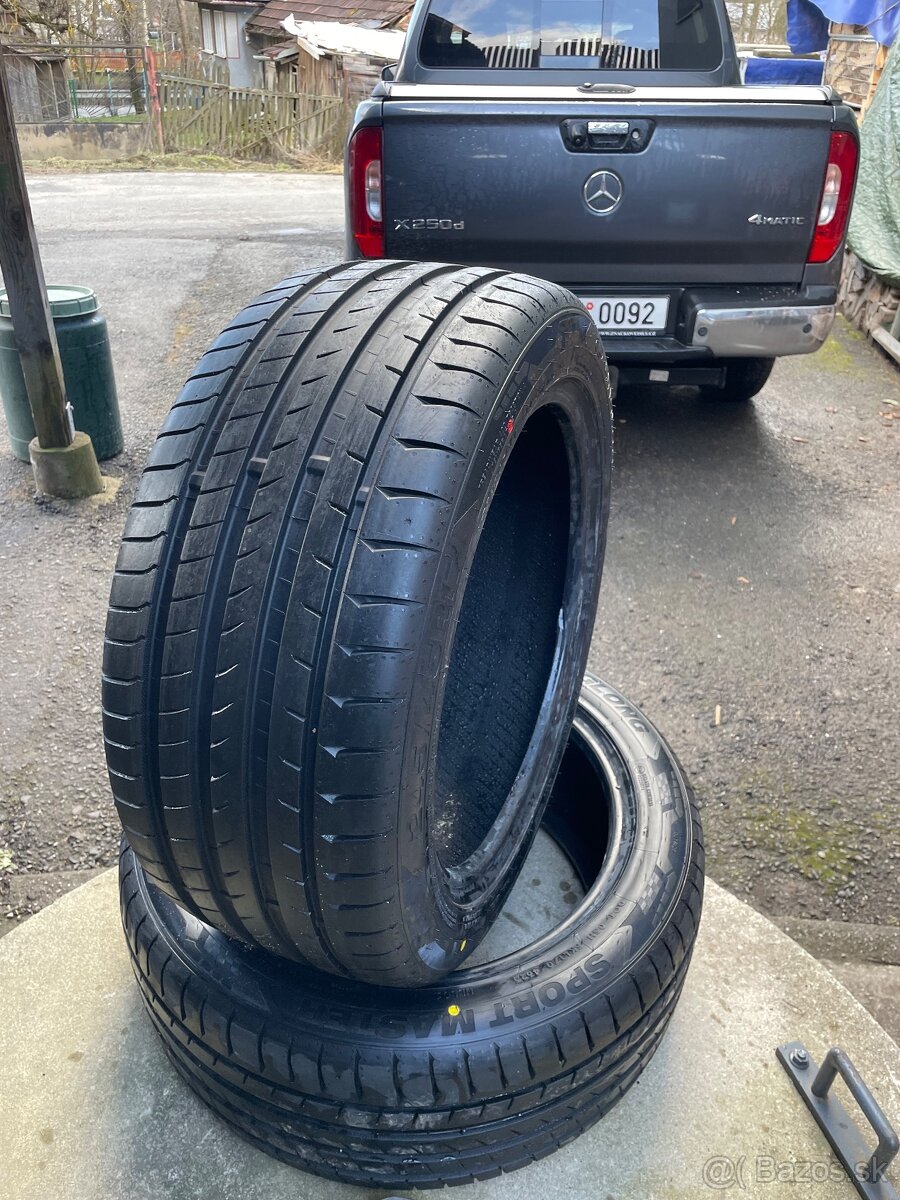 245/45R17