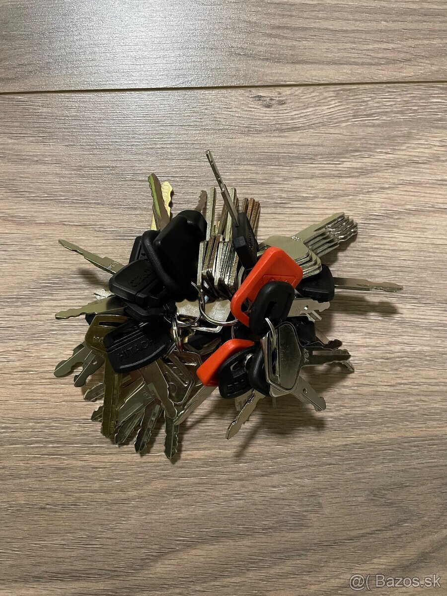 Originál kluče na stavebné stroje
