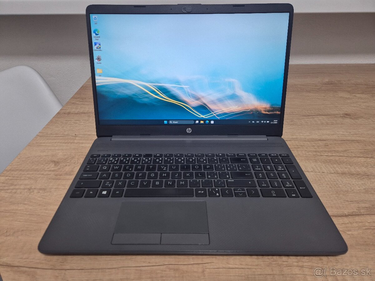 HP 250 G8 /Intel Core i3-1115G4/8GB RAM/FHD/256GB SSD/Bat ok
