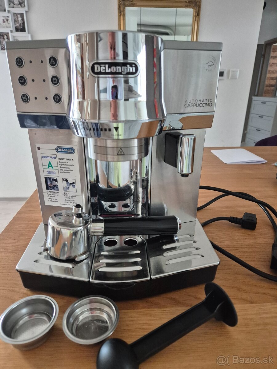Pákový kávovar Delonghi