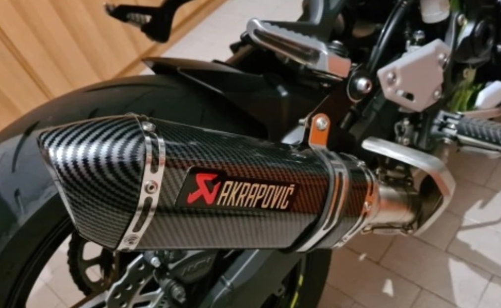 Športový ladený univerzálny moto výfuk + db killer Nový