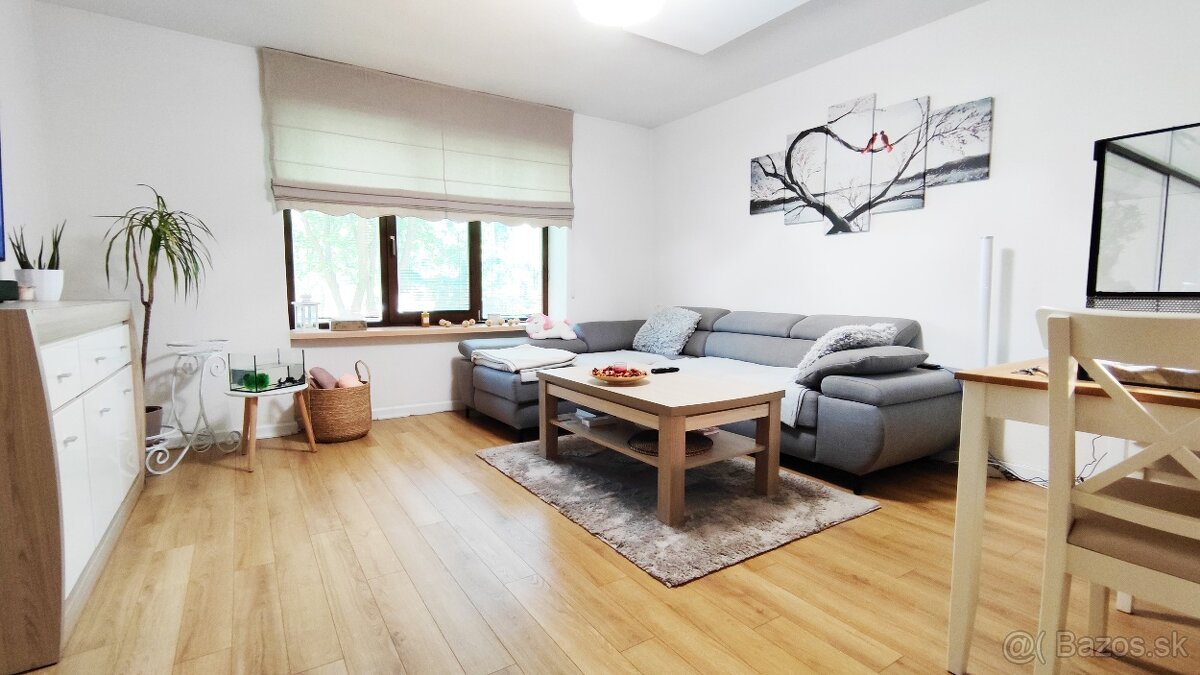 PRENÁJOM 3 izbový zariadený byt v centre mesta Nitry