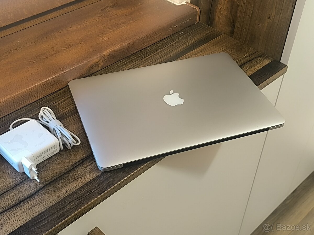 Predám Apple MacBook Pro 15" Retina (Model A1398, Early 201