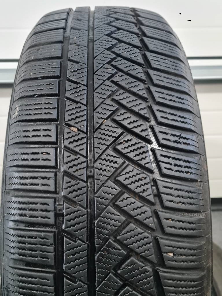 2x Continental 225/55 R19 99V Zimné pneumatiky