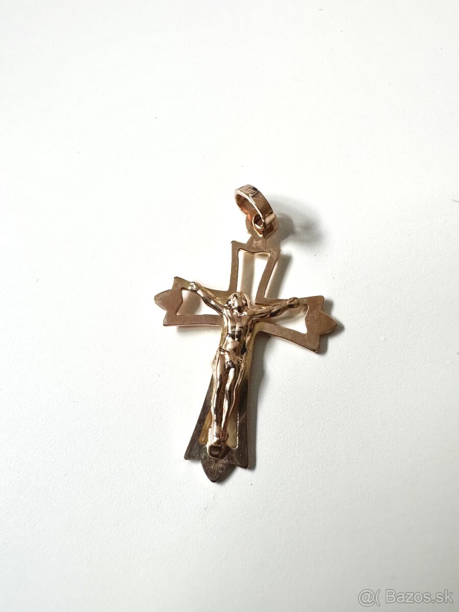 Zlatý prívesok krížik 585 ružové zlato