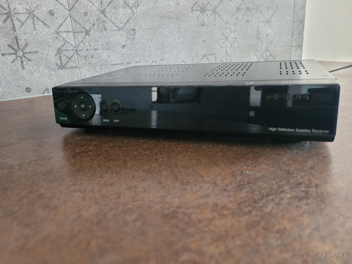 Satelitný prijímač FERGUSON ARIVA 202E s diaľkovým ovládačom