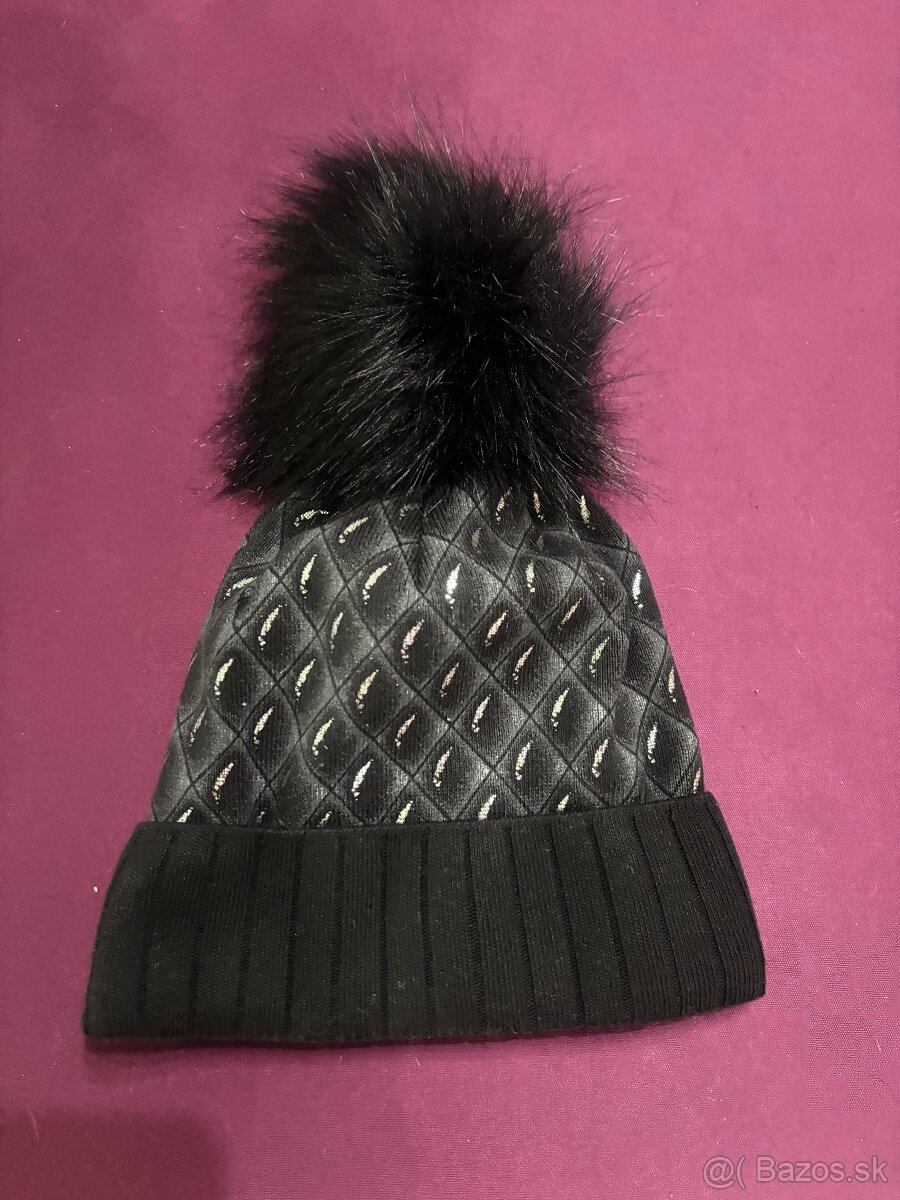 Damska čierna zimná čiapka