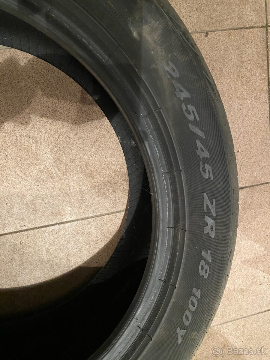 R18 Pirelli 245/45 letné