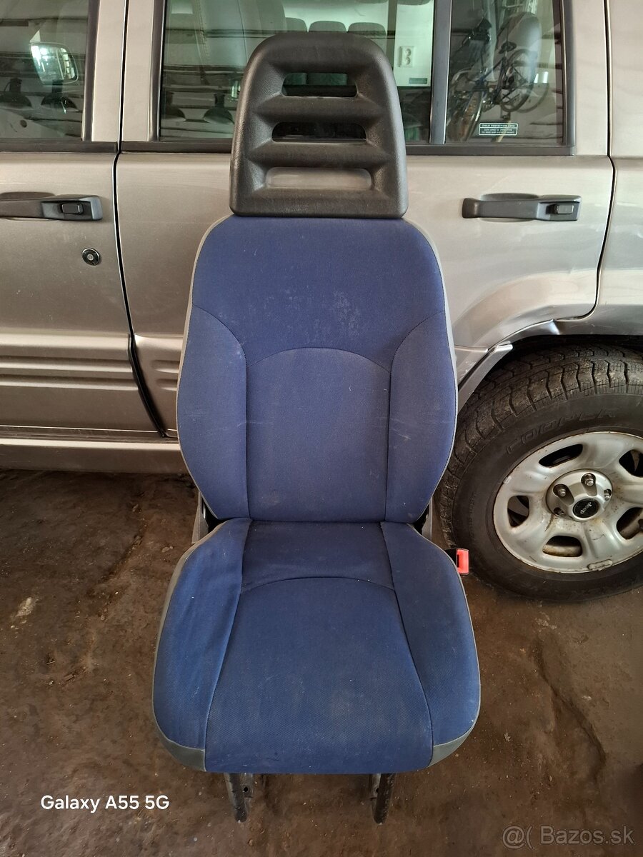 Iveco daily práva predna sedačka
