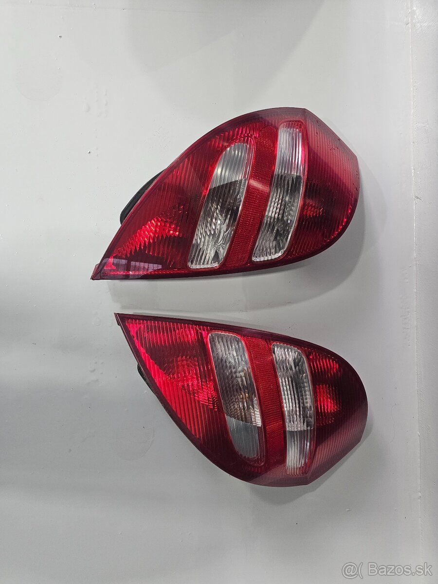 Zadne svetla Mercedes A