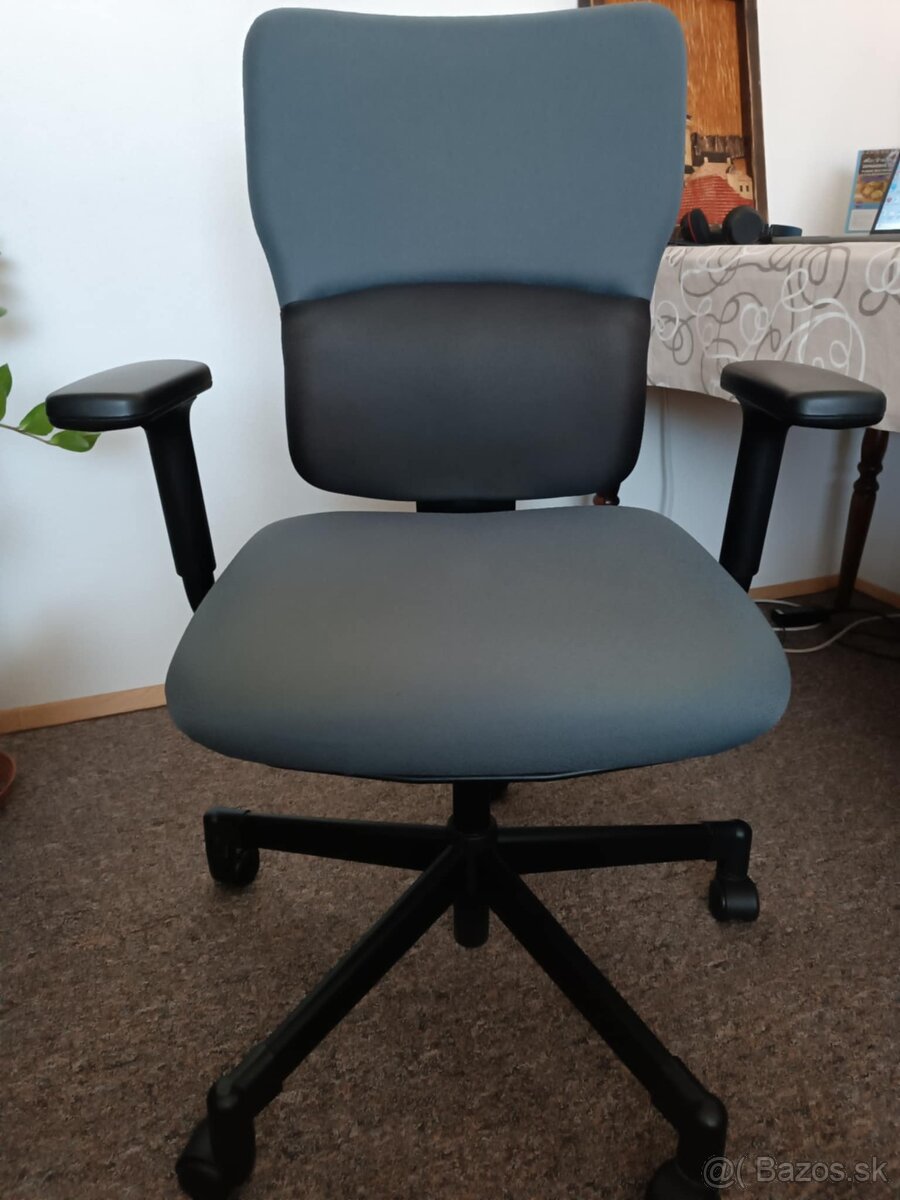 Predam kancelarsku stolicku