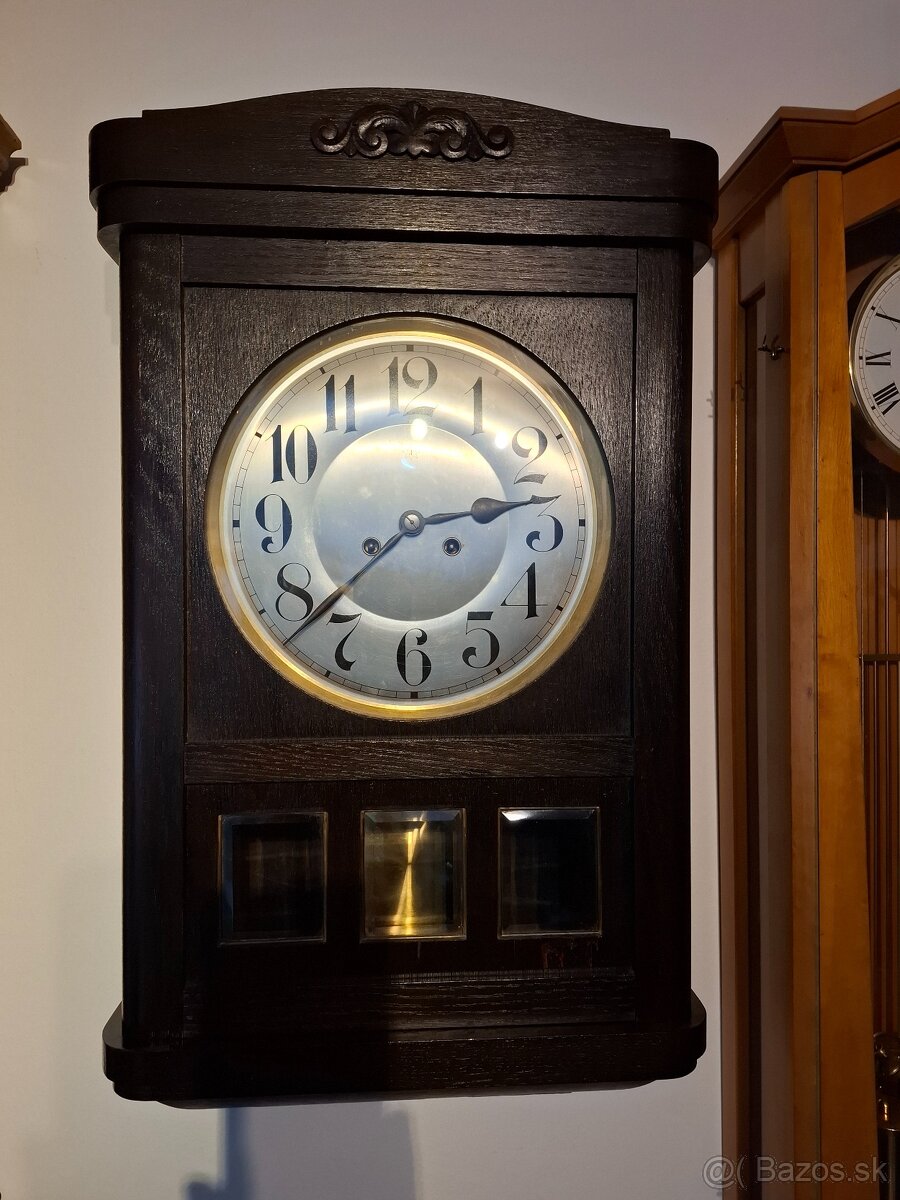 Predám funkčné starožitné nástenné hodiny JUNGHANS Artdeco p