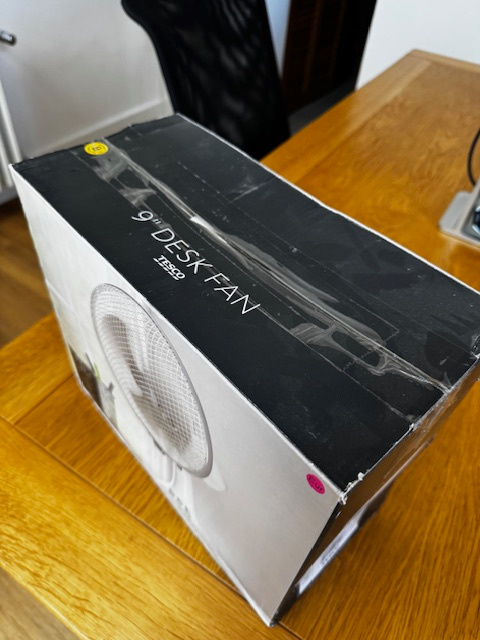 TESCO 9" stolový ventilator