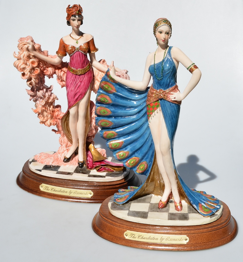 2 zberateľské sošky na drevenom podstavci - Tanečnice