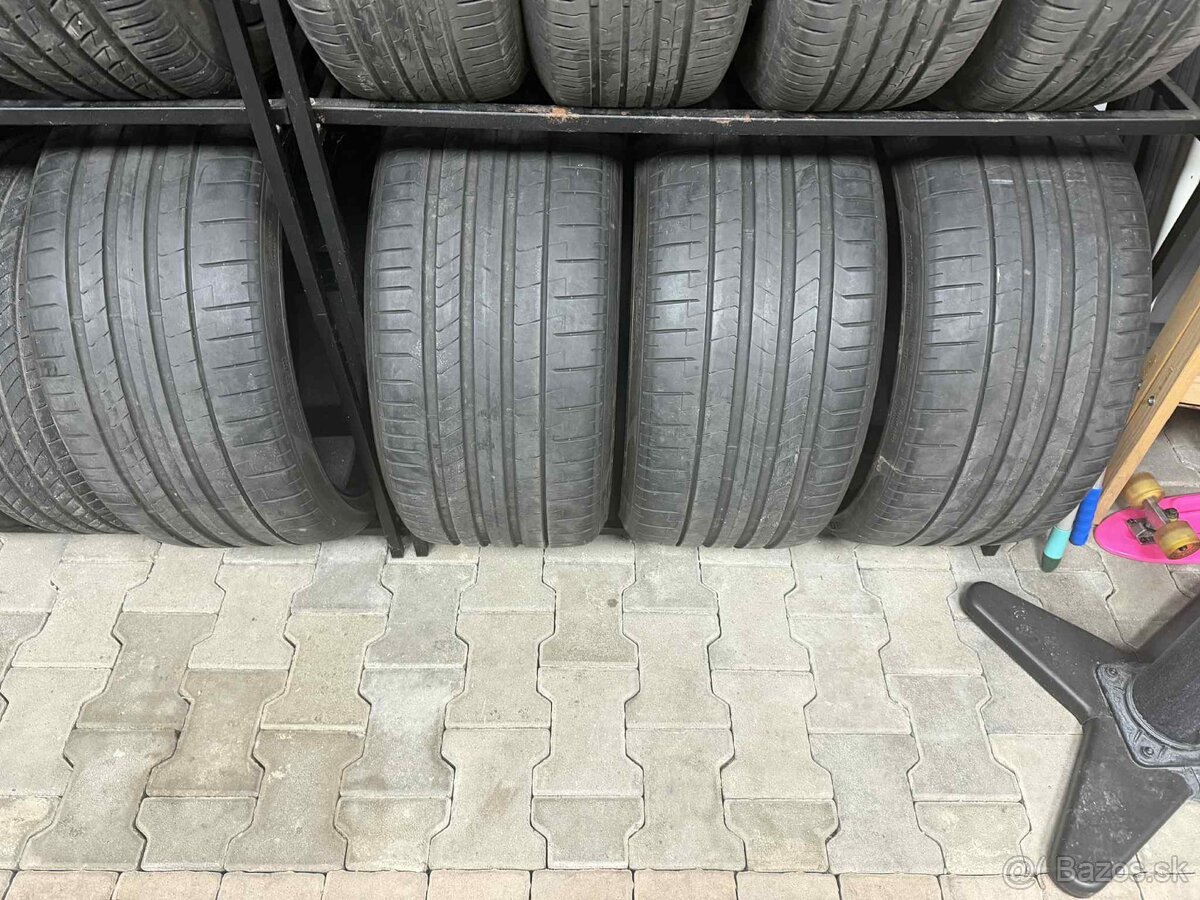 Pirelli PZero 285/30 ZR R22