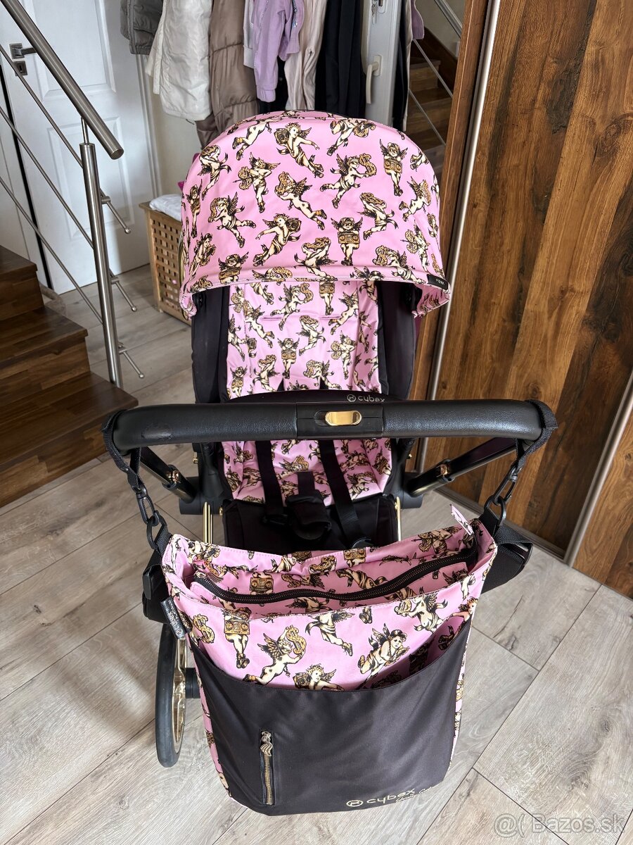 Cybex Jeremy Scott pink