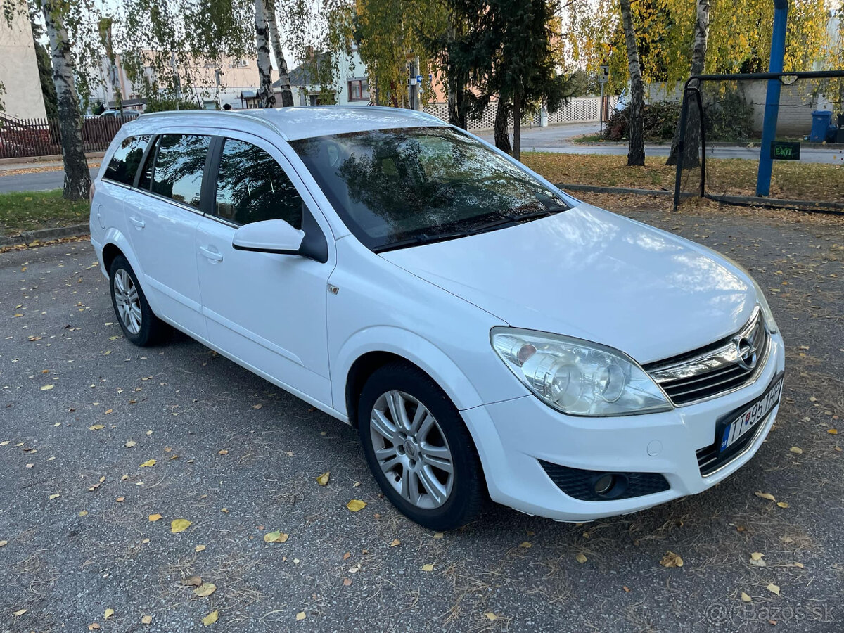 Predám Opel Astra Combi 1.7Diesel - 2010