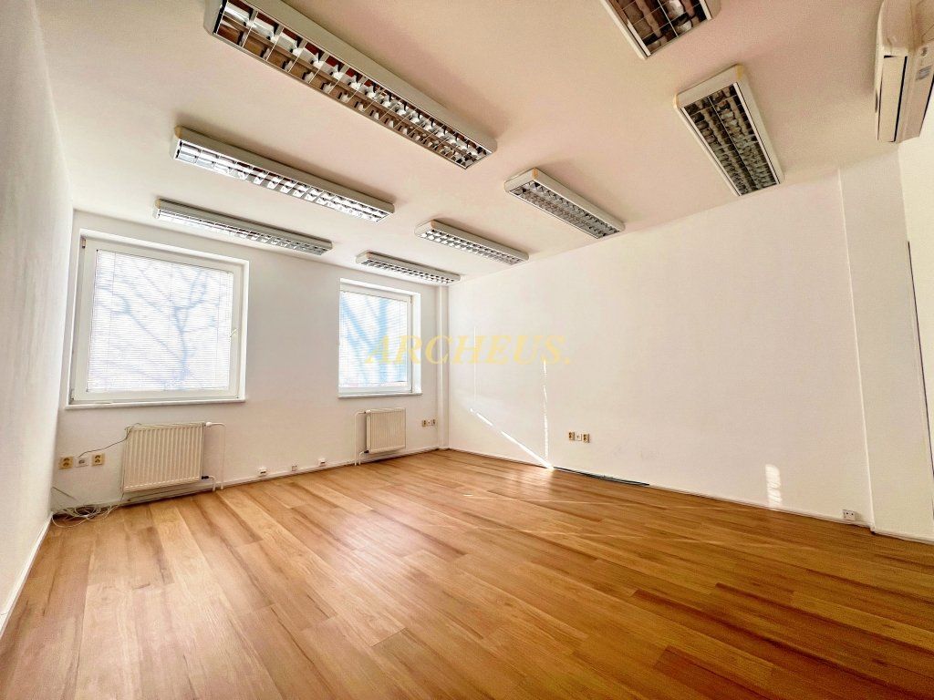 Kancelária na prenájom, 26 m2, Bratislava-Petržalka