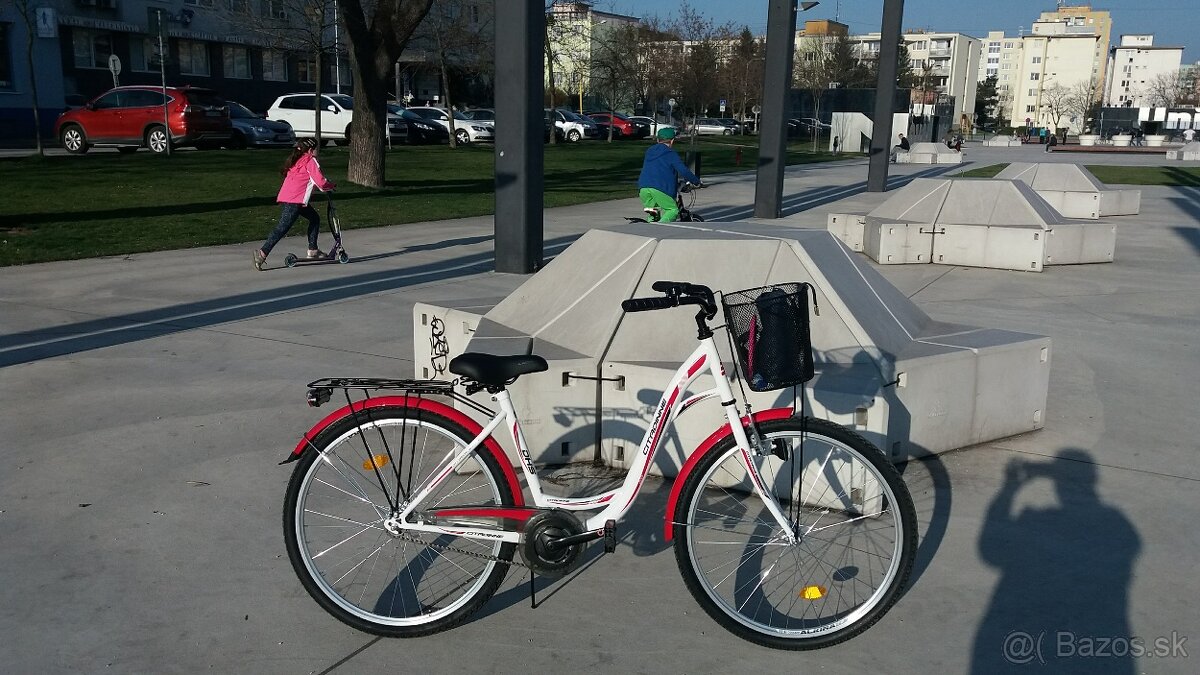 Dámsky - dievčenský mestský bicykel
