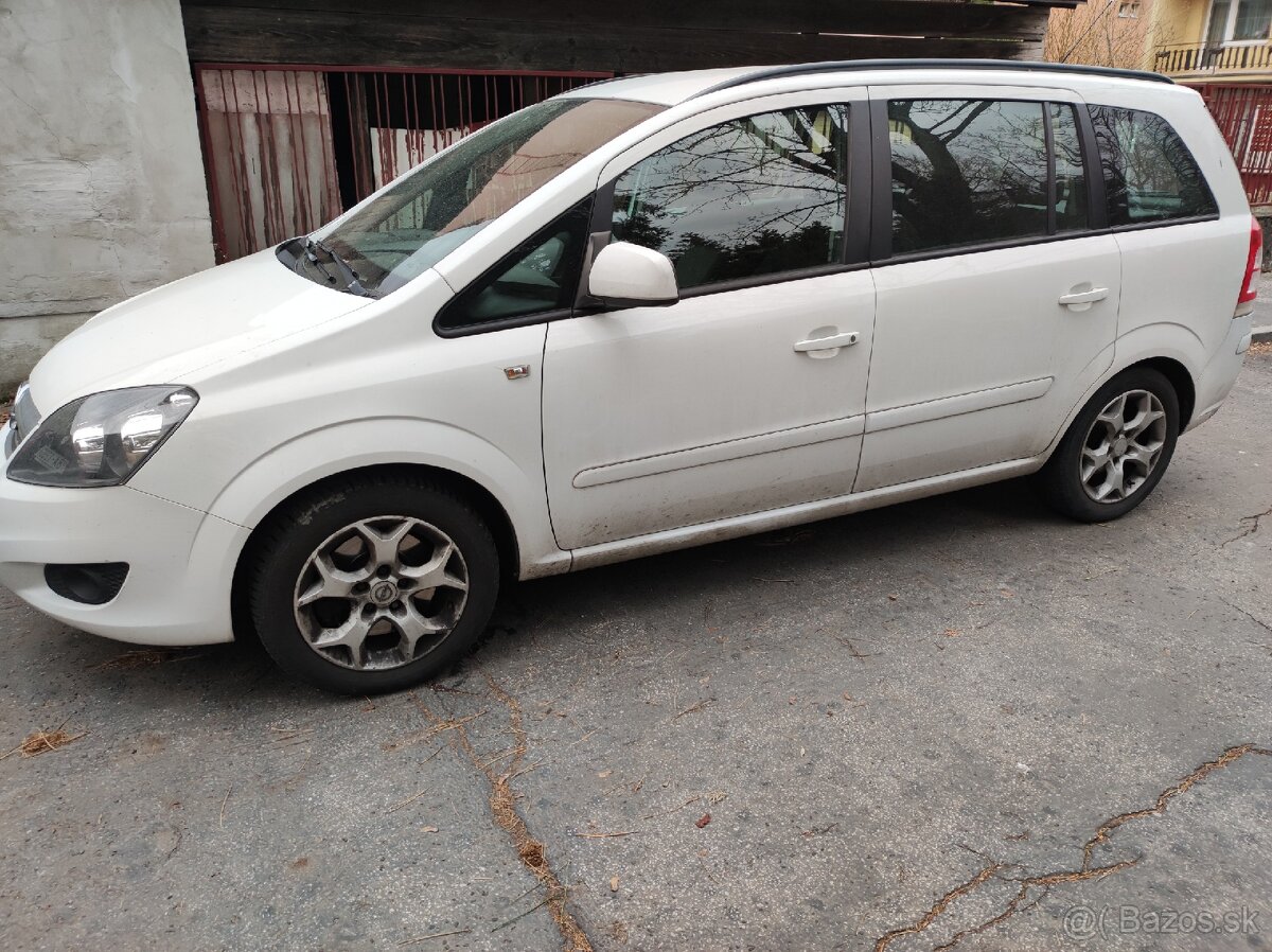 Predám Opel zafira 1,7,rv 2014