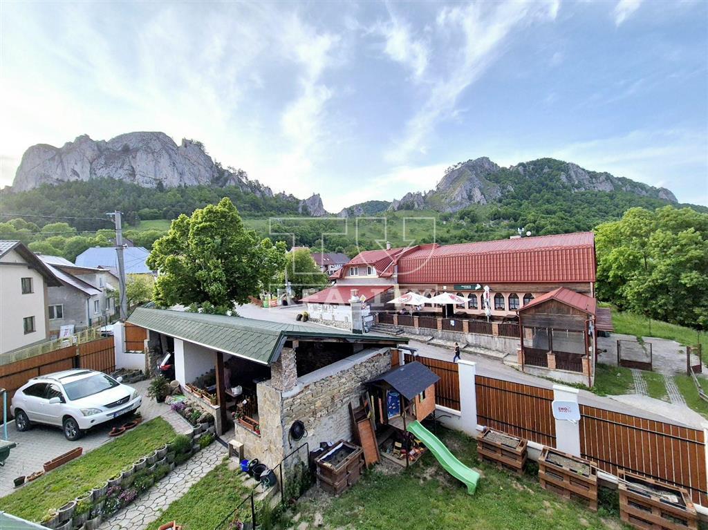 Vidiecky rodinný dom - Vršatské Podhradie