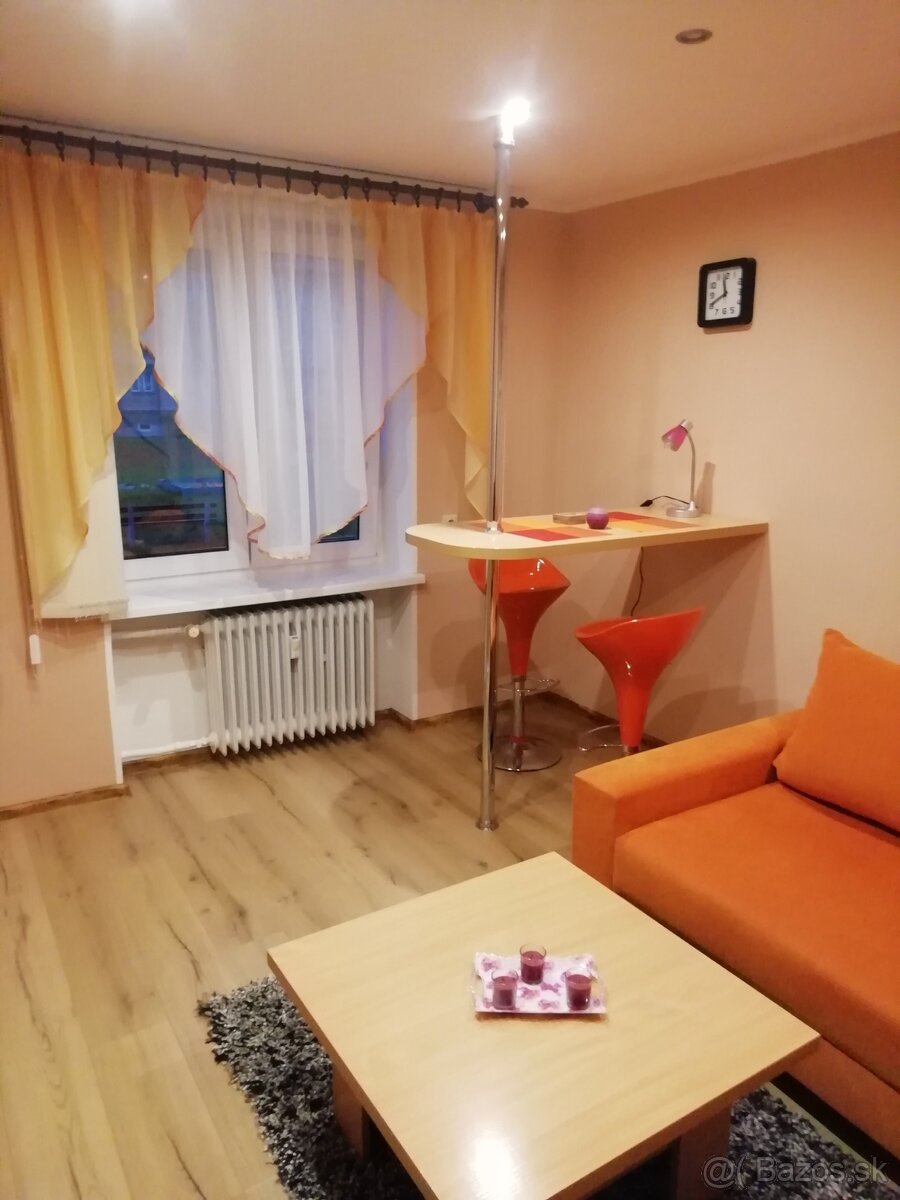 Prenájom 1.izbového bytu v centre.
