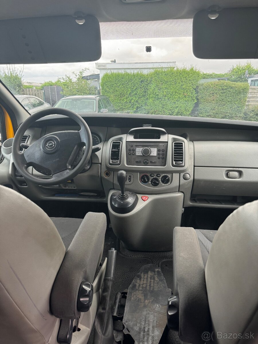 Opel vivaro 2,5 automat 107kw