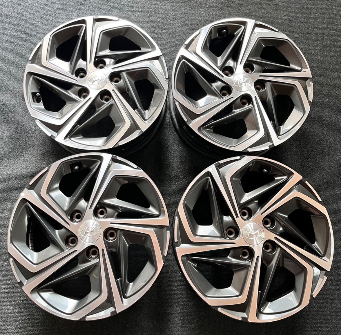 5x114,3 R16 Originál Hyundai i30 - TOP STAV