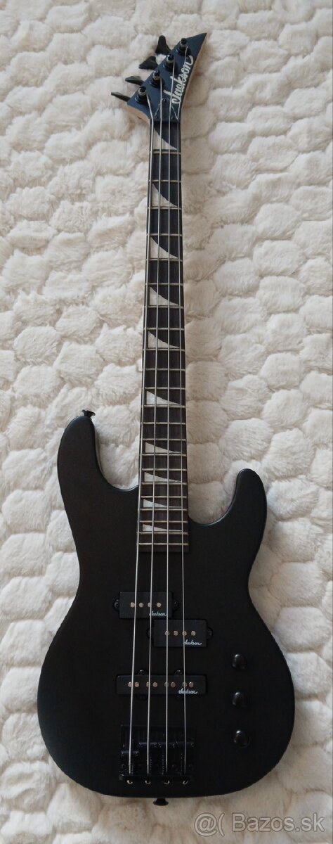 Jackson basgitara
