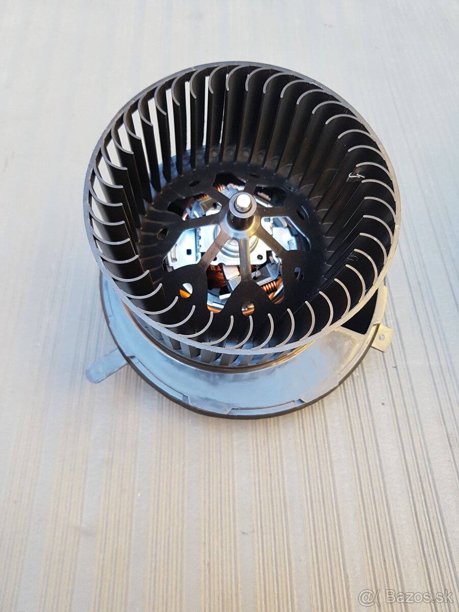 Vnútorný ventilátor originál do palubnej dosky vw golf 6